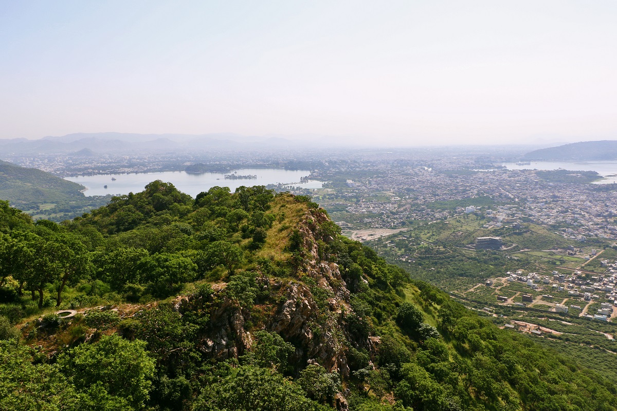 Do we recommend travelling to India in monsoon? YES, we do!